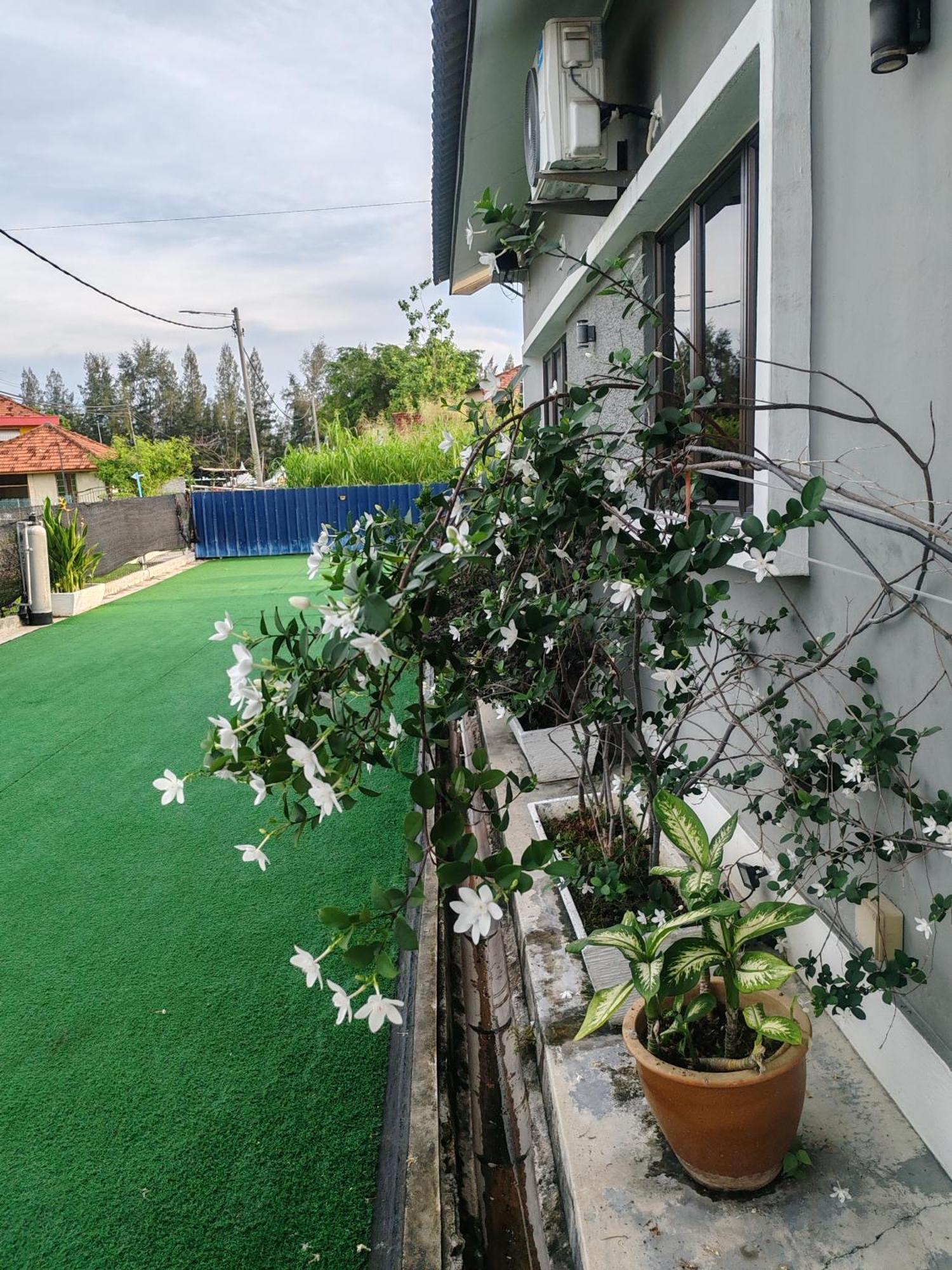 Melaka Beach Villa Exterior photo